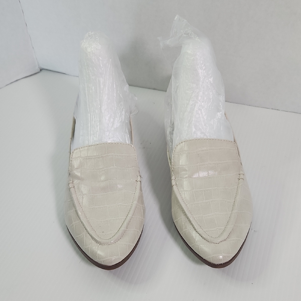 Aldo Womens Elegant Cream Loafers 8.5